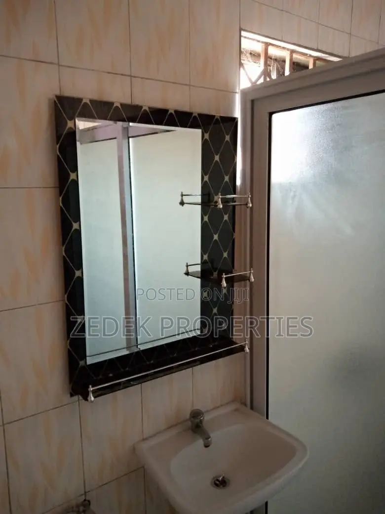 4bdrm House in Ashongman Estate for rent