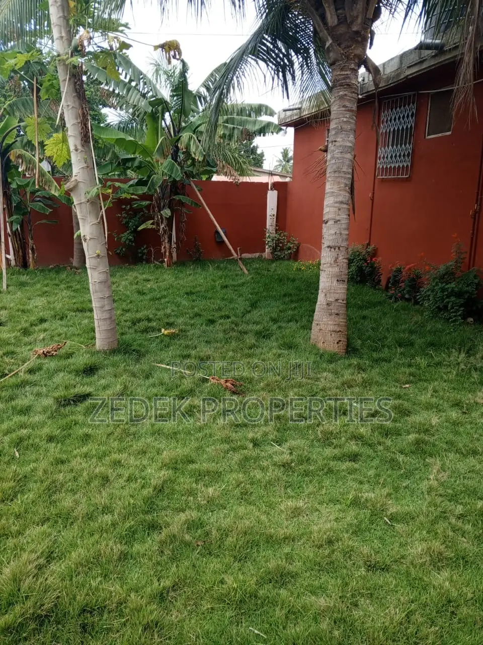 4bdrm House in Ashongman Estate for rent
