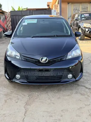 Toyota Vitz 1.3 FWD 5dr 2015 Black
