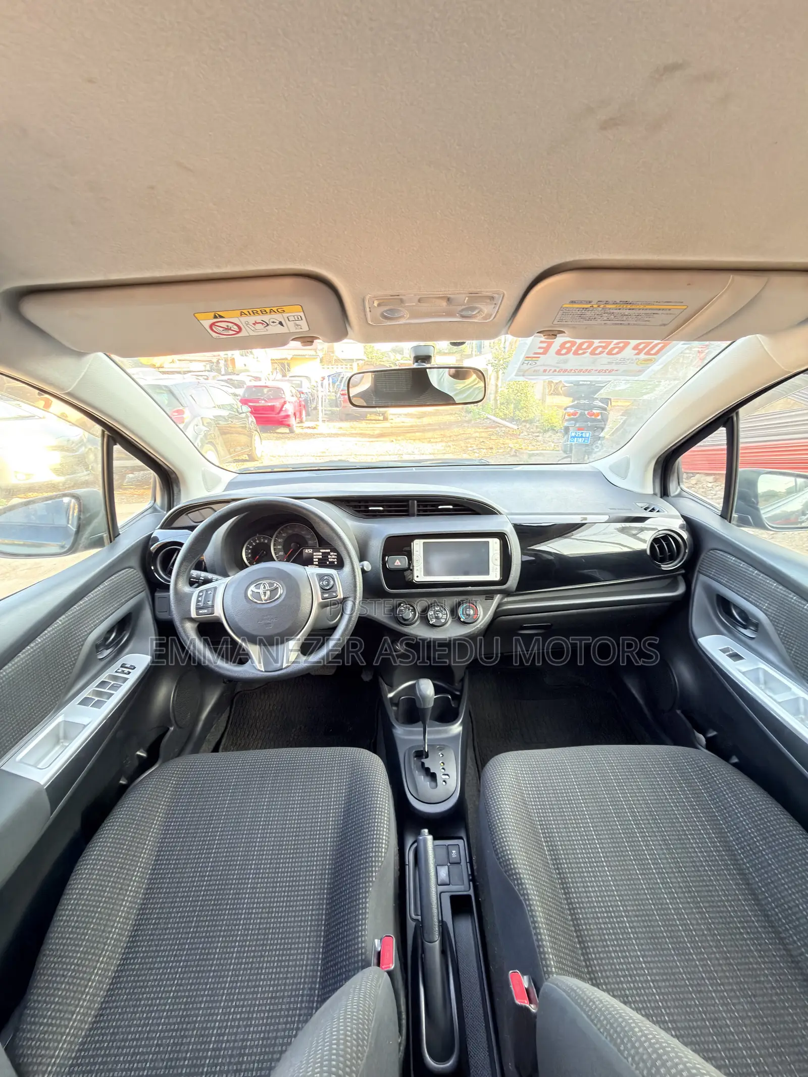 Toyota Vitz 1.3 FWD 5dr 2015 Black