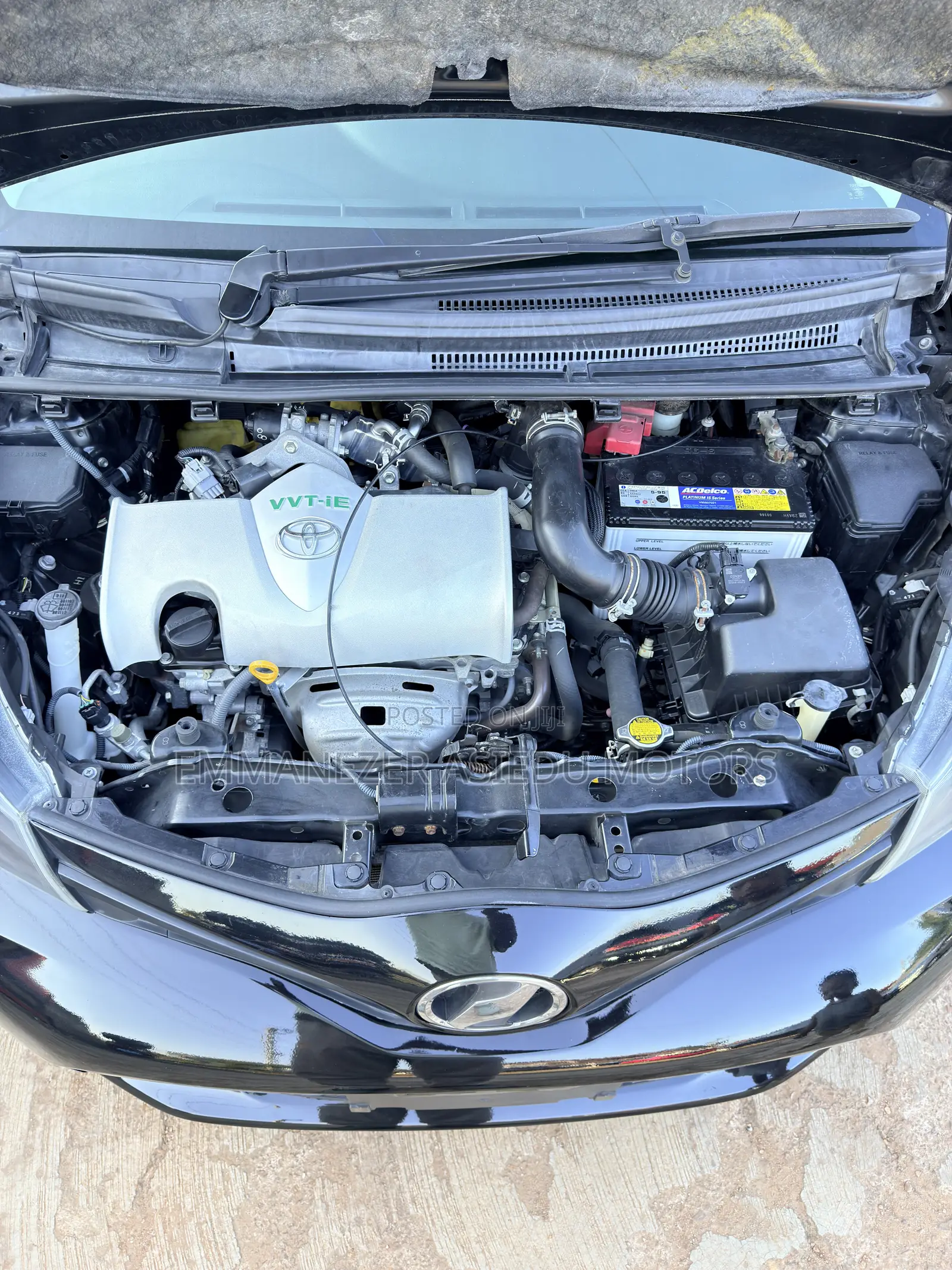 Toyota Vitz 1.3 FWD 5dr 2015 Black