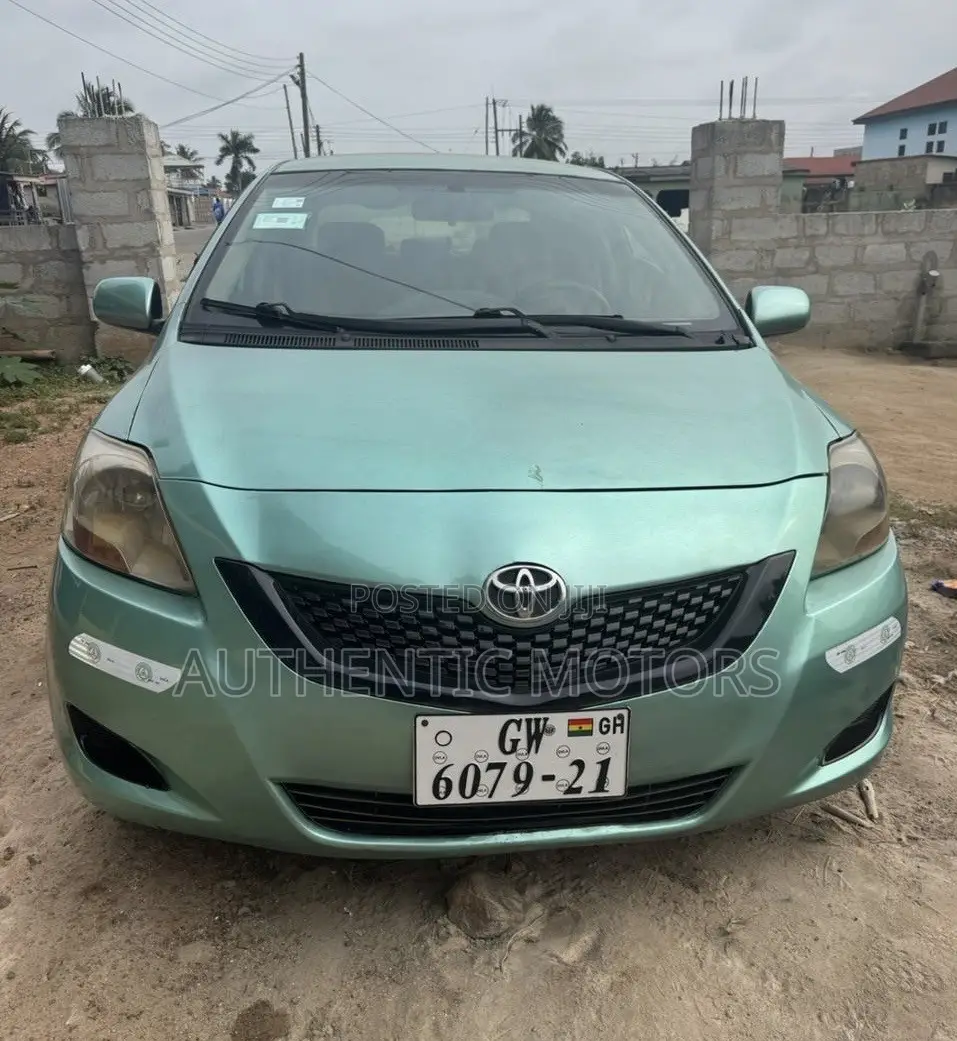 Toyota Yaris 2010 Green