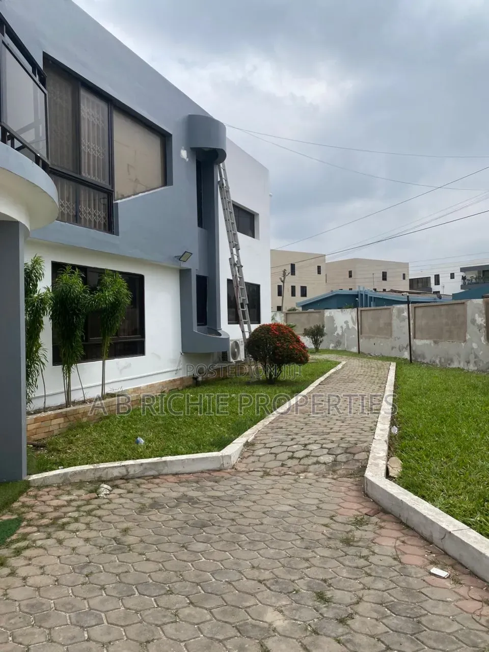 Office Space for Rent at Dzorwulu