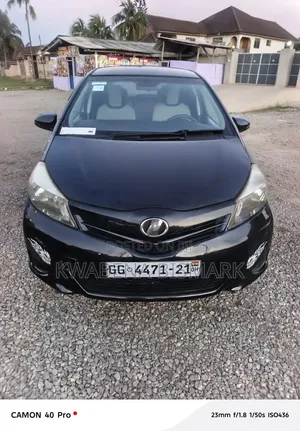 Toyota Vitz 2012 Black
