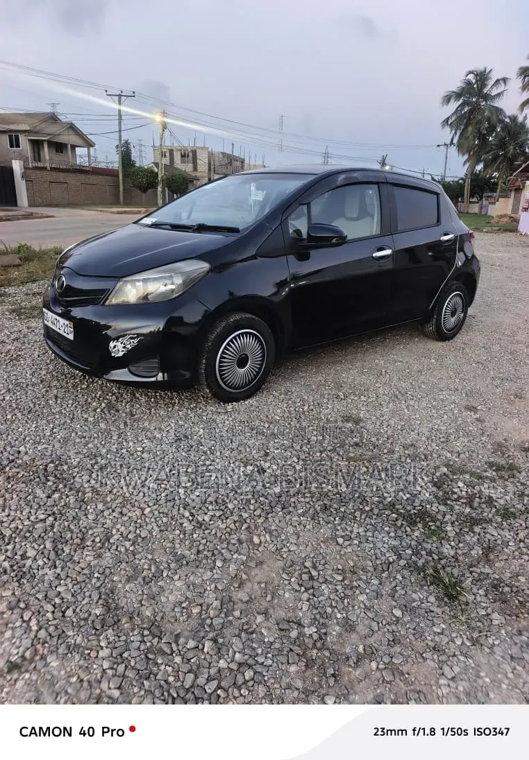 Toyota Vitz 2012 Black