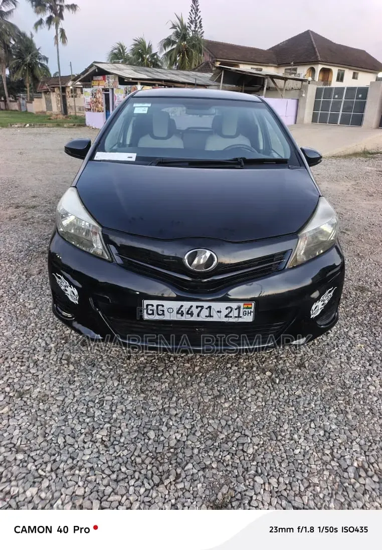 Toyota Vitz 2012 Black