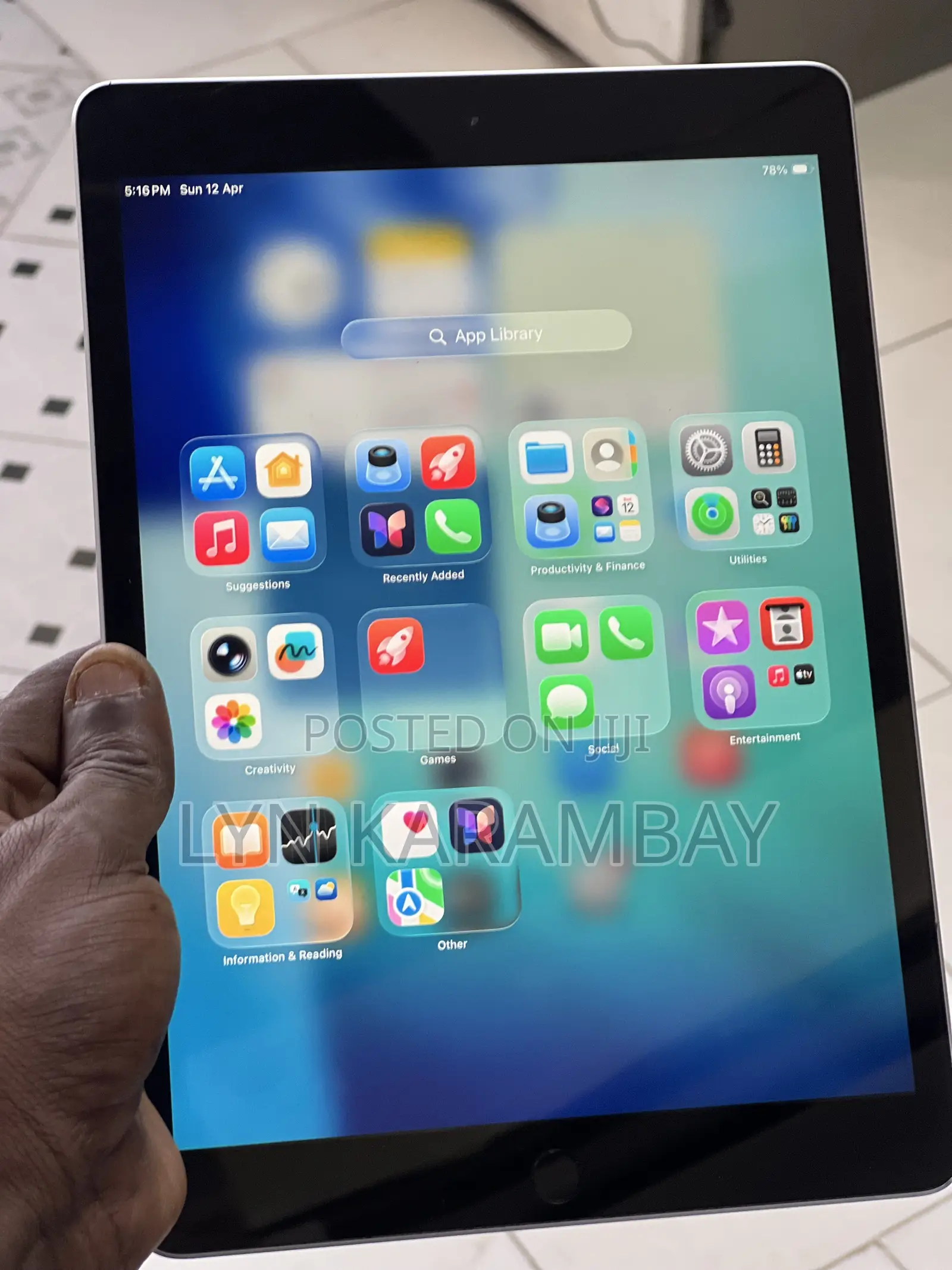 Apple iPad 10.2 (2021) 64 GB Black