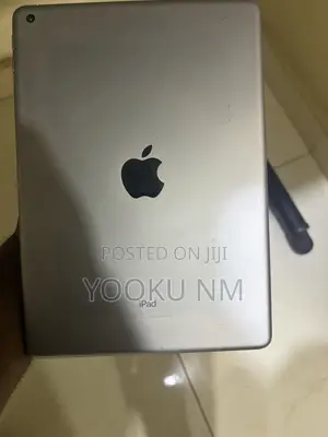 Apple iPad 9.7 128 GB Silver