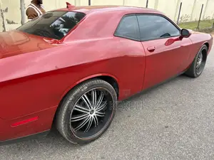 Dodge Challenger SXT 2016 Red