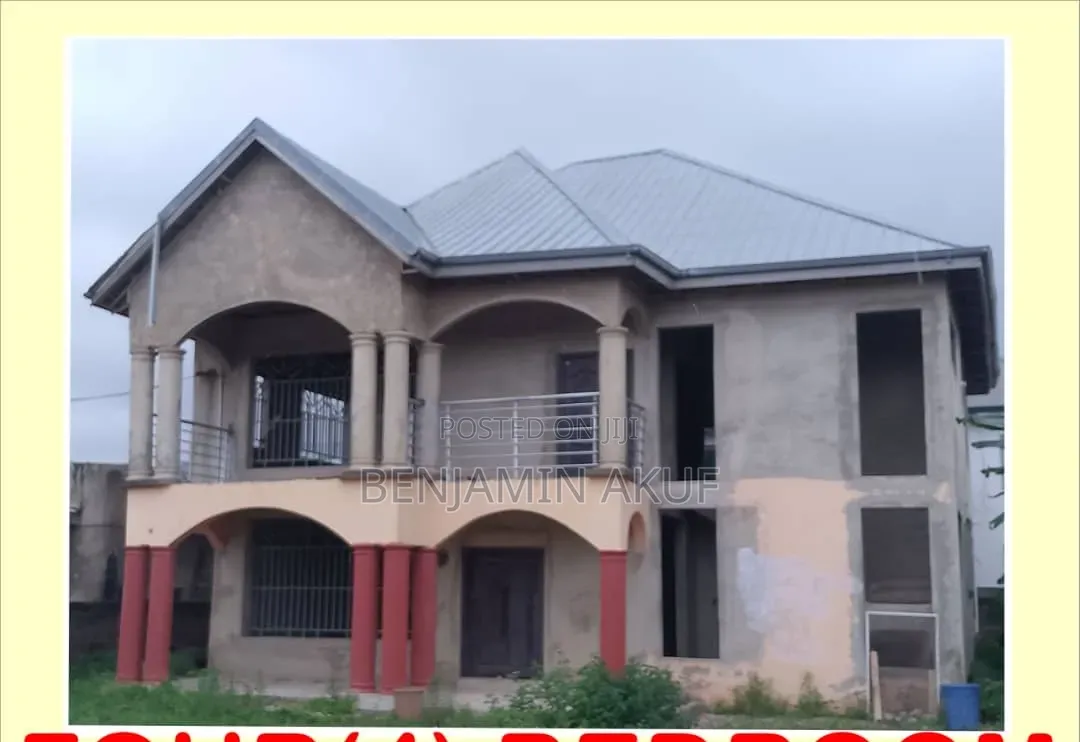 4bdrm House in Paraku, Ablorh Adjei for sale