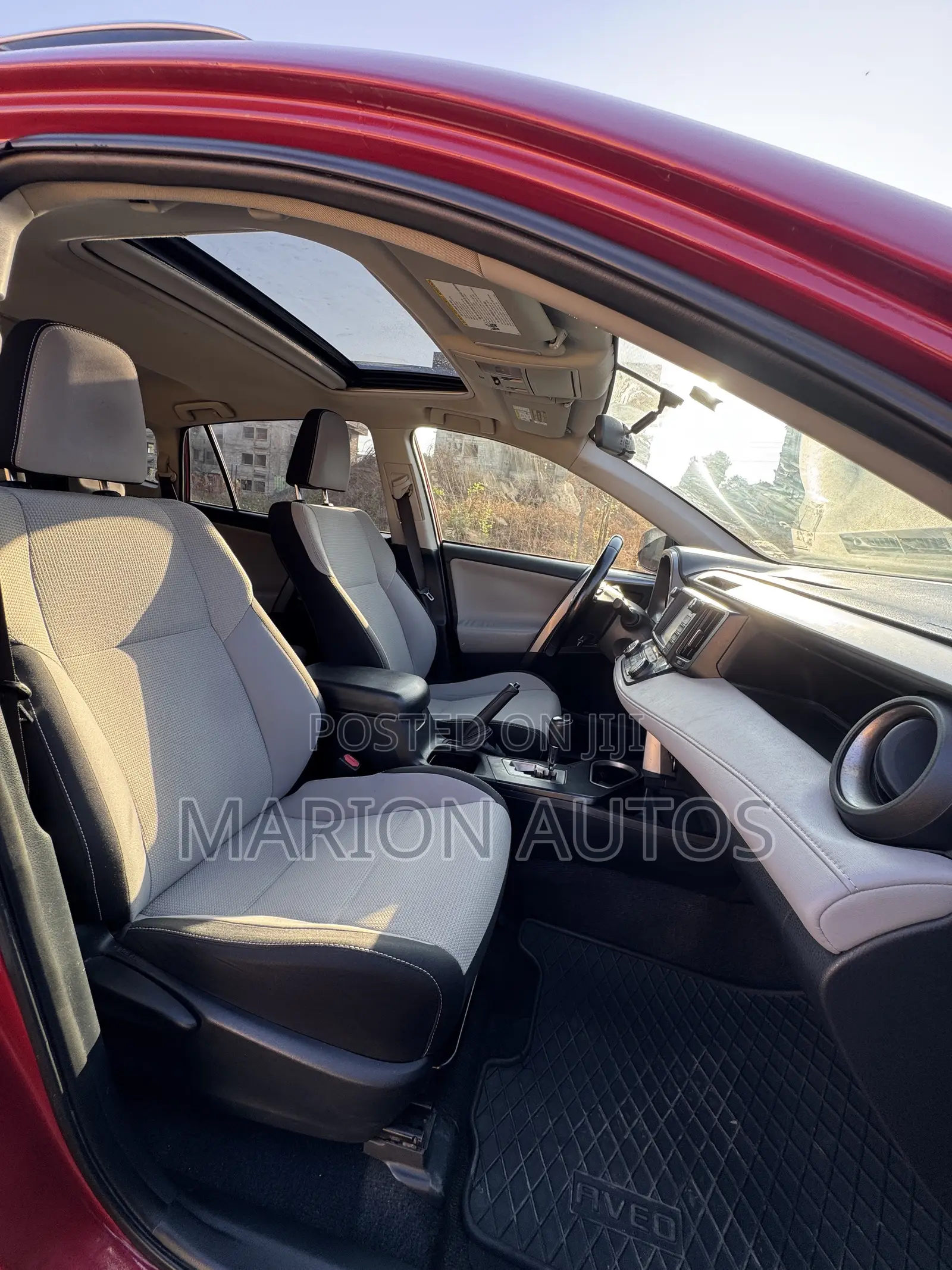 Toyota RAV4 XLE 4dr SUV AWD (2.5L 4cyl 6A) 2018 Red