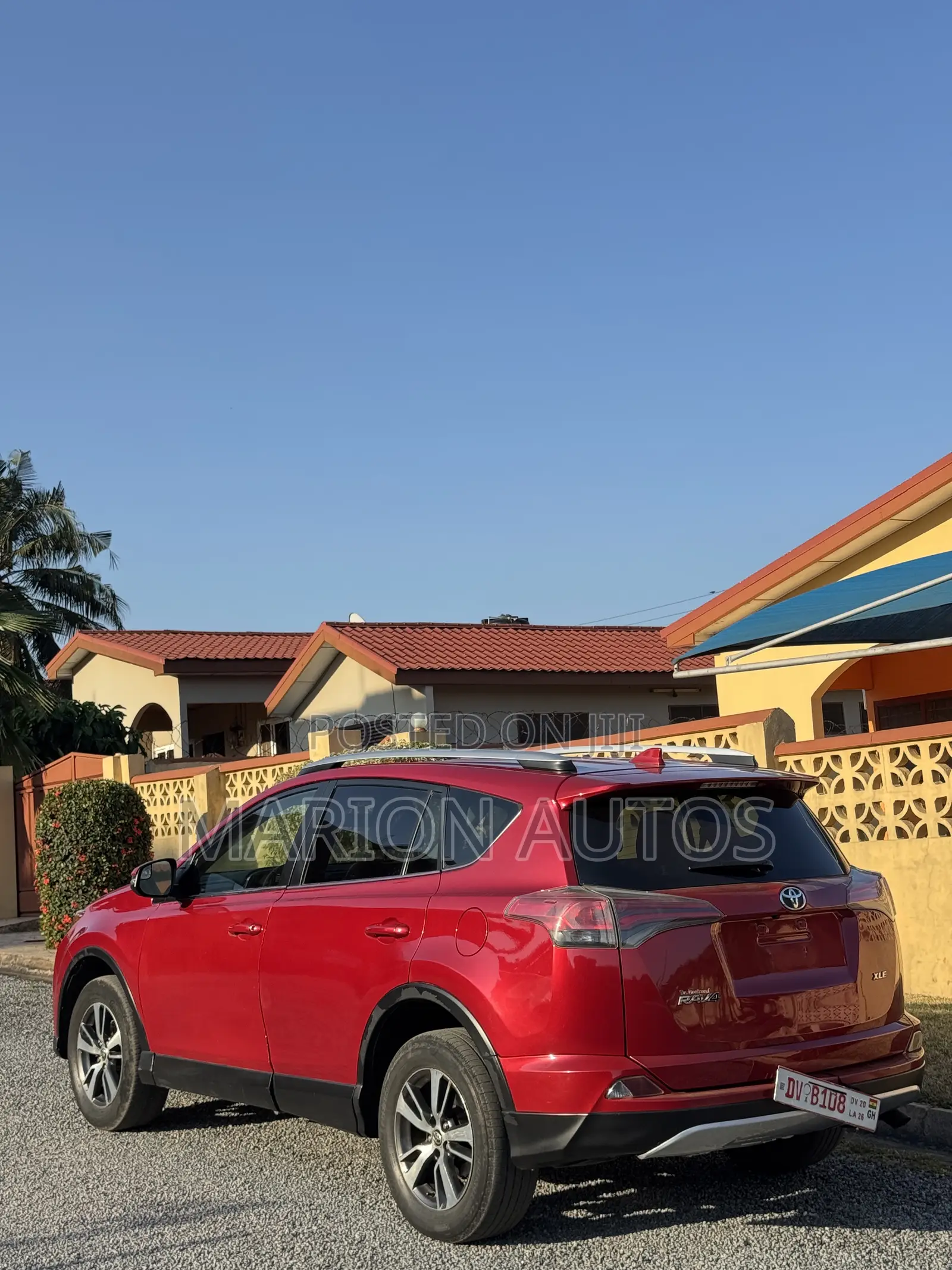 Toyota RAV4 XLE 4dr SUV AWD (2.5L 4cyl 6A) 2018 Red