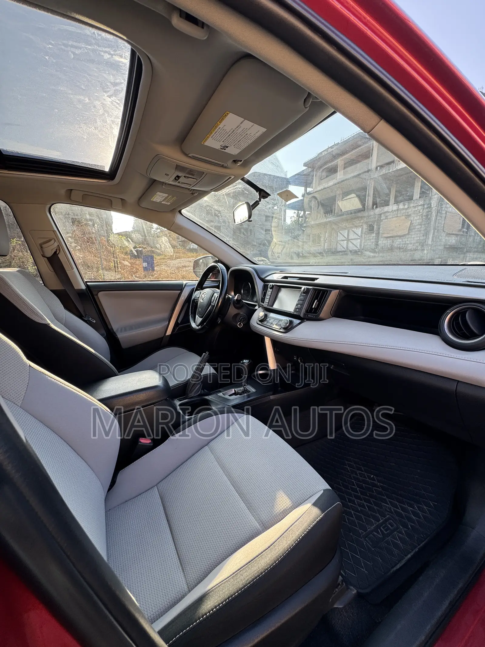 Toyota RAV4 XLE 4dr SUV AWD (2.5L 4cyl 6A) 2018 Red