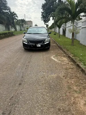 Toyota Corolla LE 4dr Sedan (1.8L 4cyl 4A) 2010 Black