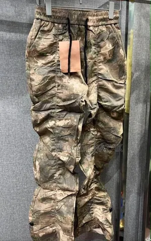 High Quality Camouflage N Plain Waist Band Parachute Pants Available