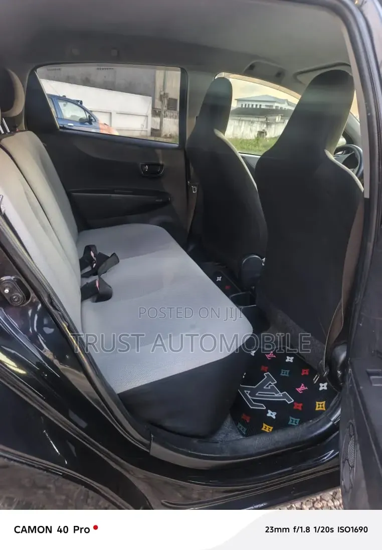 Toyota Vitz 2012 Black