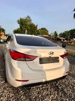 Hyundai Elantra Limited 4dr Sedan (1.8L 4cyl 6A) 2015 White