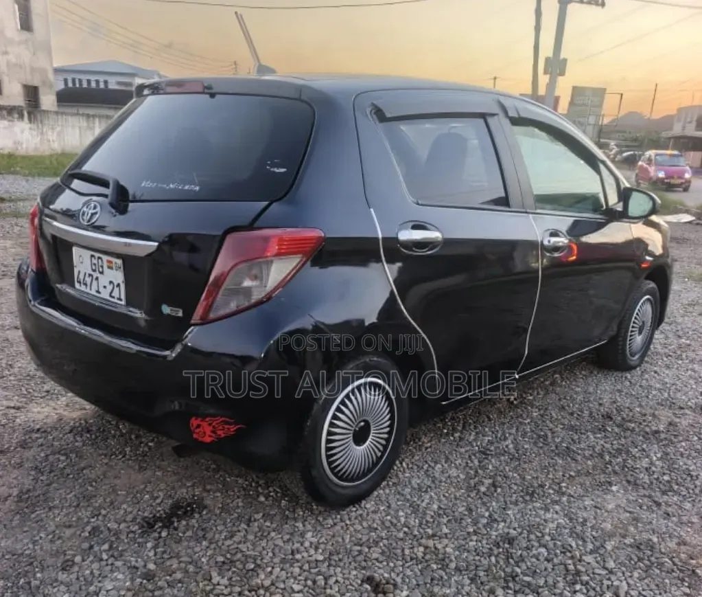 Toyota Vitz 2012 Black