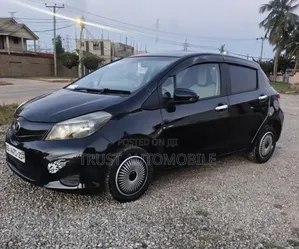 Toyota Vitz 2012 Black
