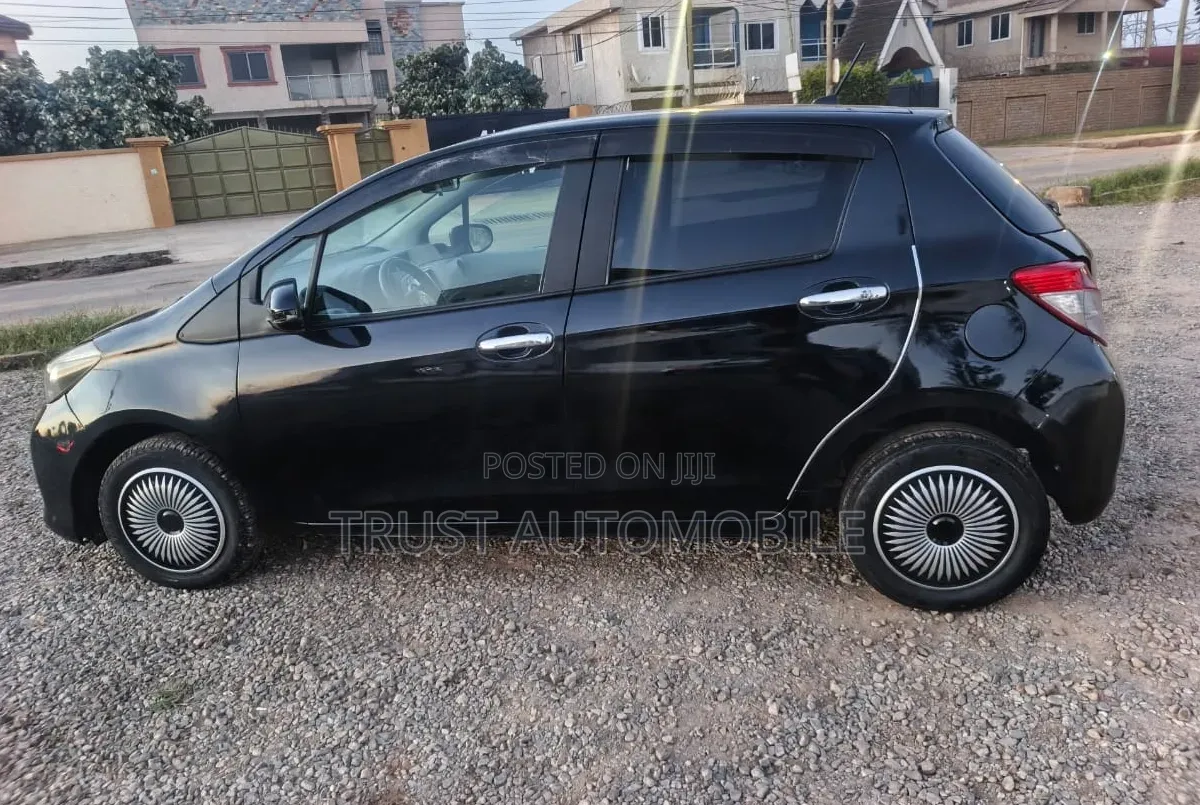 Toyota Vitz 2012 Black