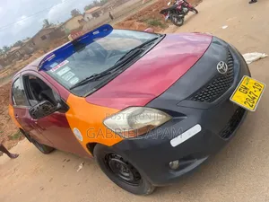 Toyota Yaris 2010 Maroon
