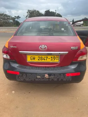 Toyota Yaris 2010 Maroon