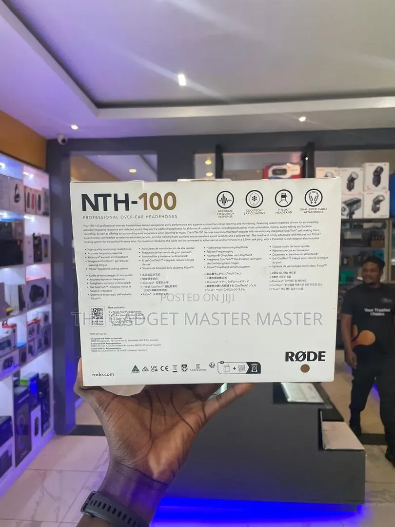 Rode NTH-100 Professional Closed-Back Headphone