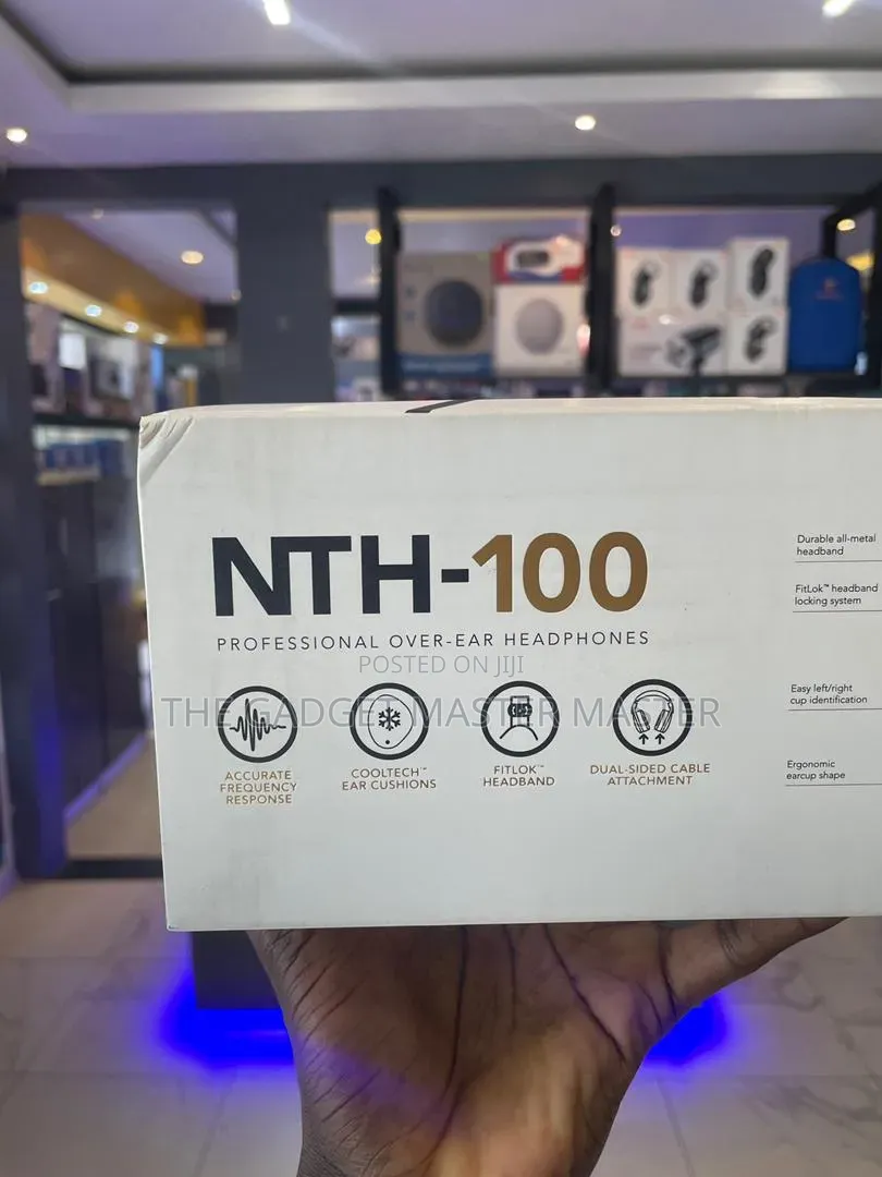 Rode NTH-100 Professional Closed-Back Headphone