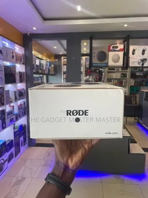 Rode NTH-100 Professional Closed-Back Headphone