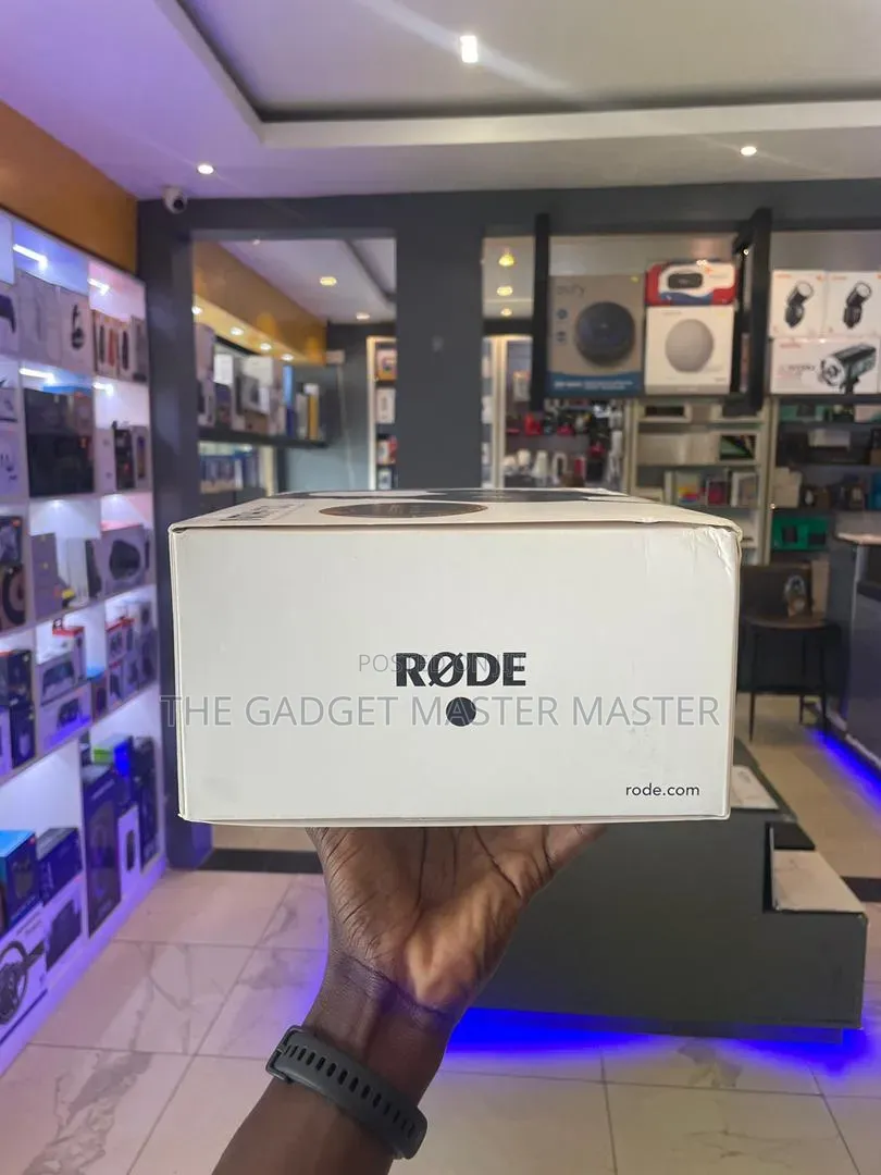 Rode NTH-100 Professional Closed-Back Headphone