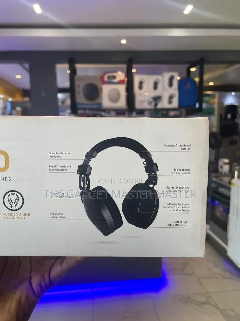Rode NTH-100 Professional Closed-Back Headphone