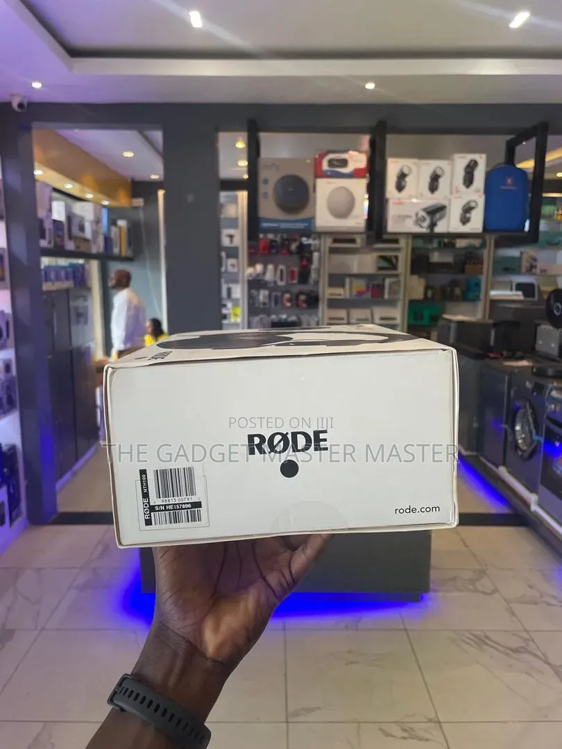 Rode NTH-100 Professional Closed-Back Headphone