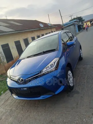 Toyota Vitz 1.3 AWD 5dr 2015 Blue