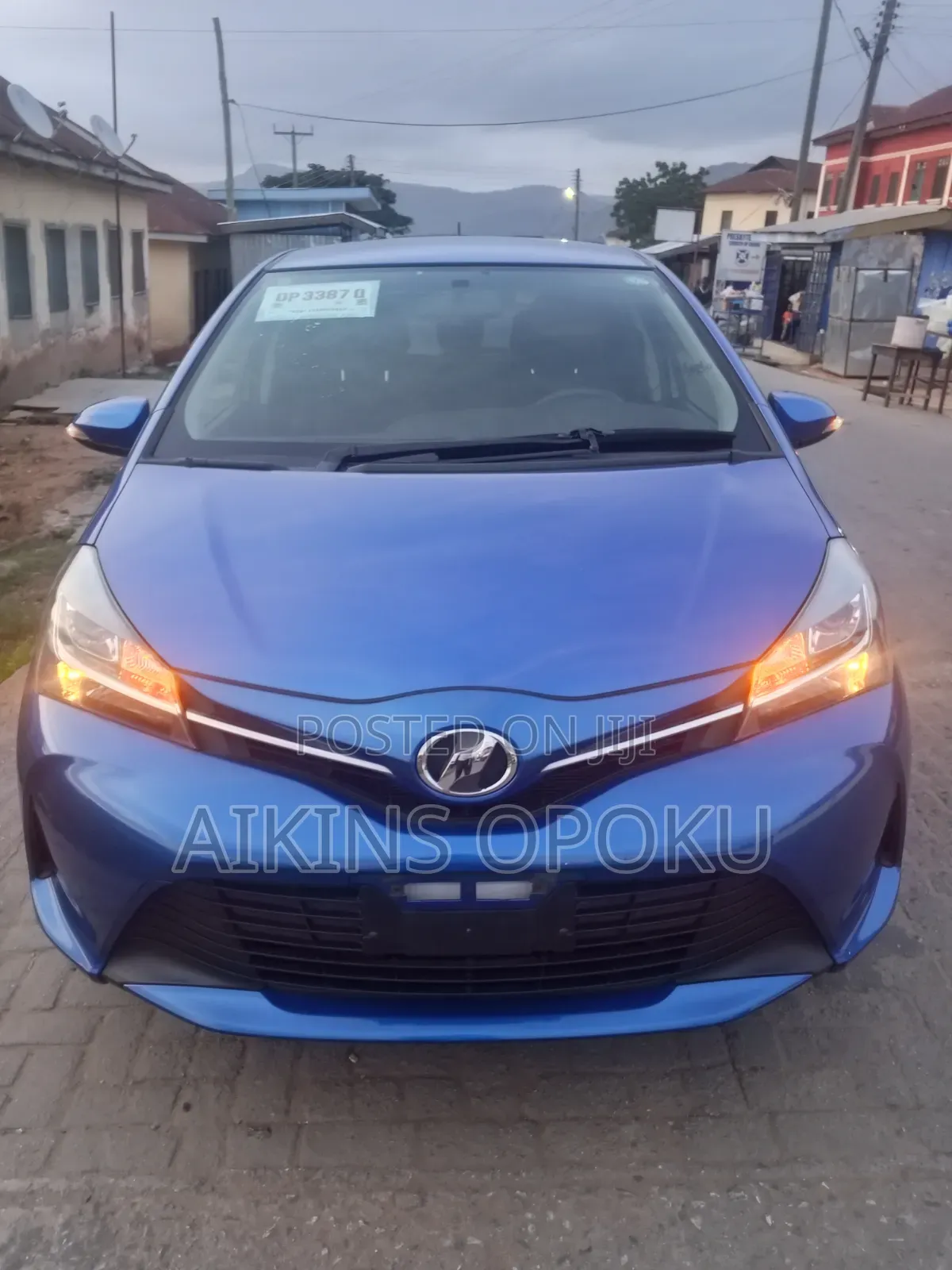 Toyota Vitz 1.3 AWD 5dr 2015 Blue