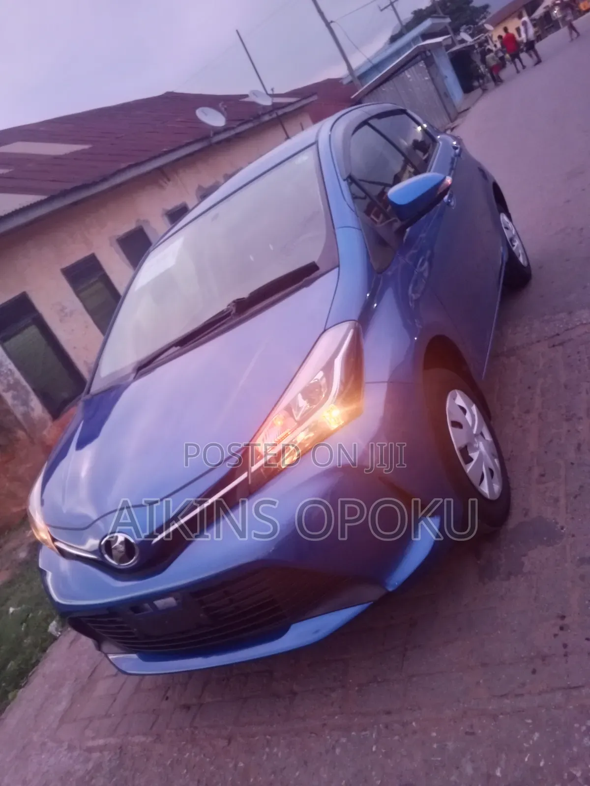 Toyota Vitz 1.3 AWD 5dr 2015 Blue