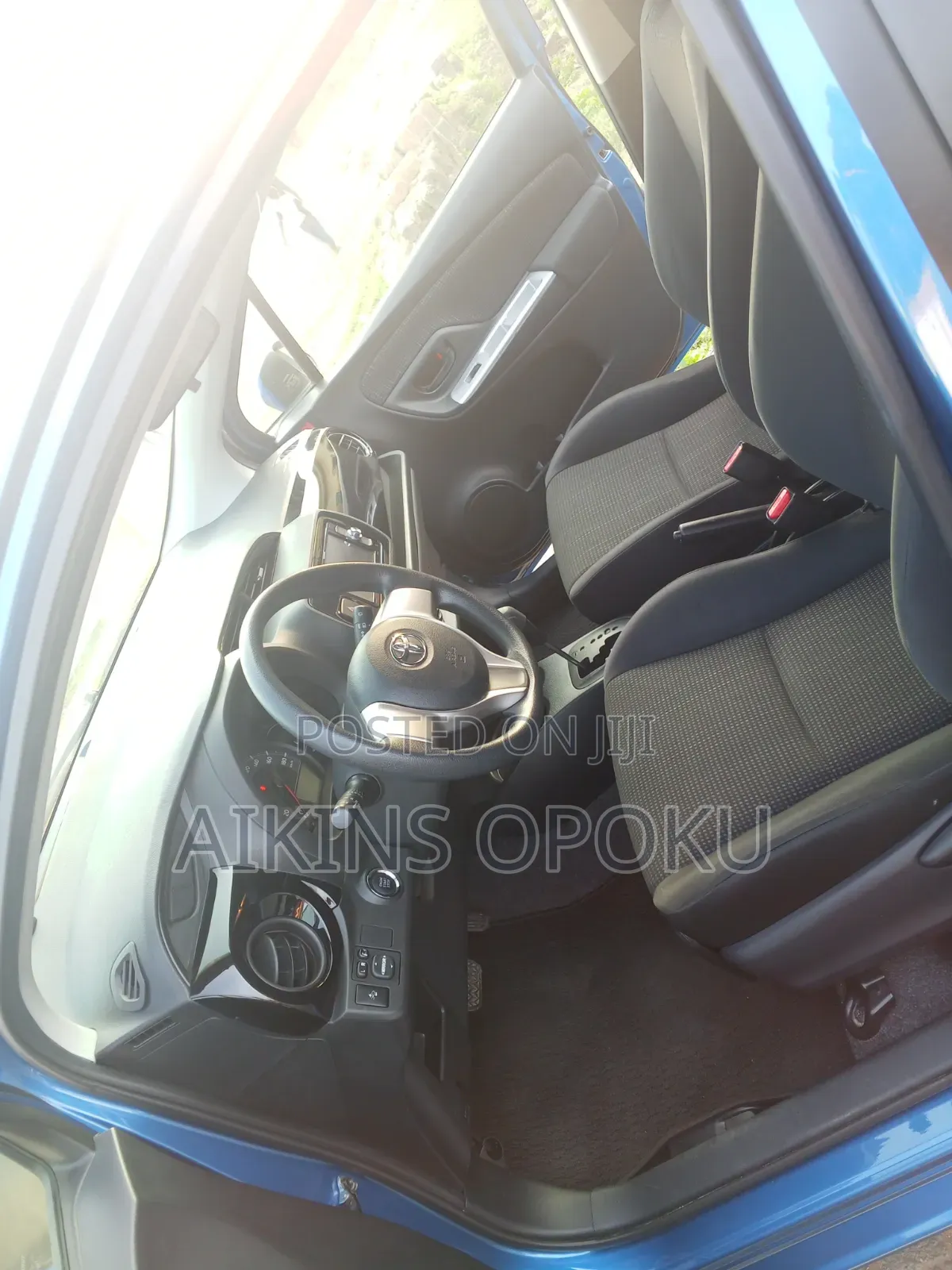 Toyota Vitz 1.3 AWD 5dr 2015 Blue