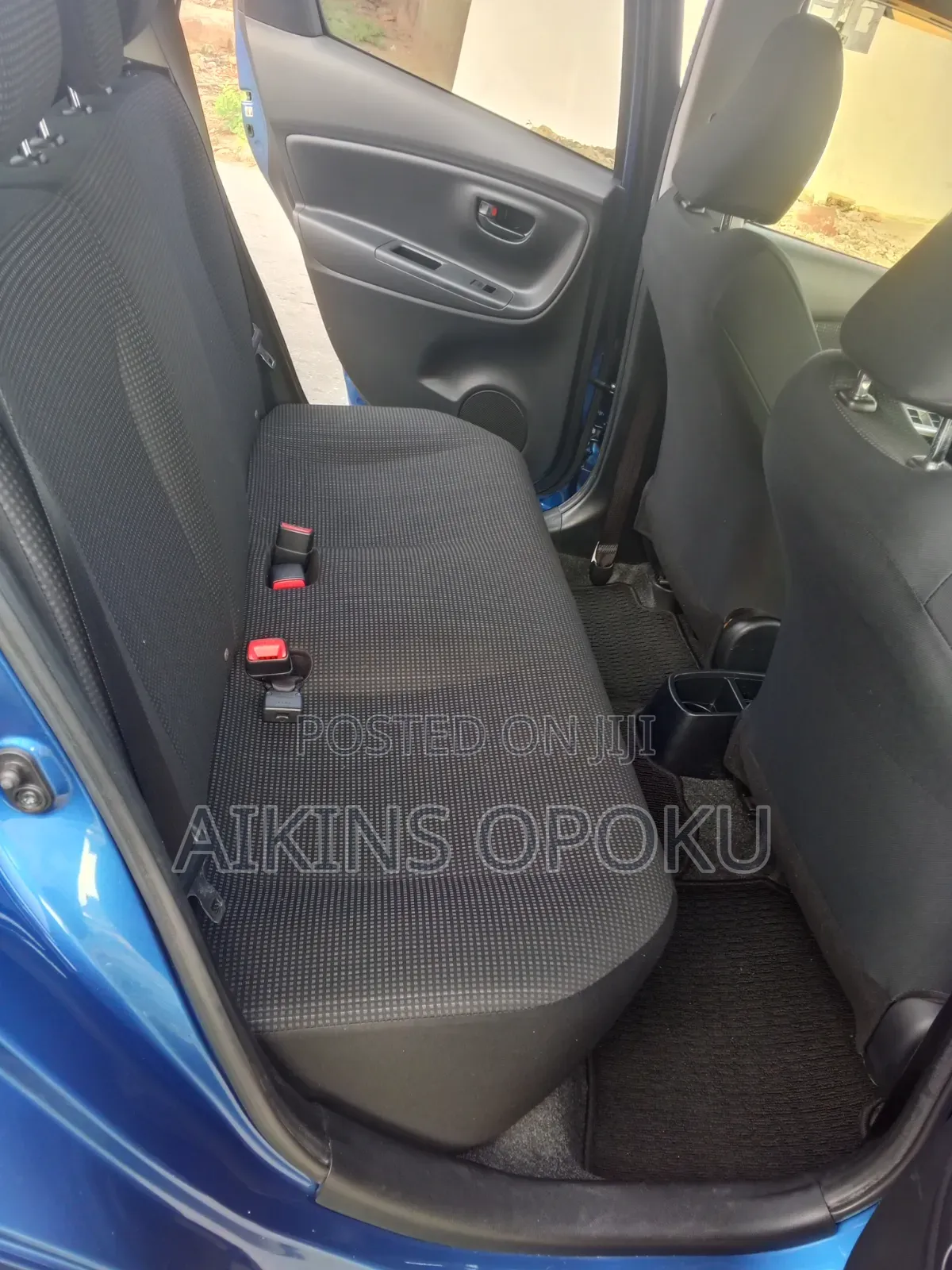 Toyota Vitz 1.3 AWD 5dr 2015 Blue