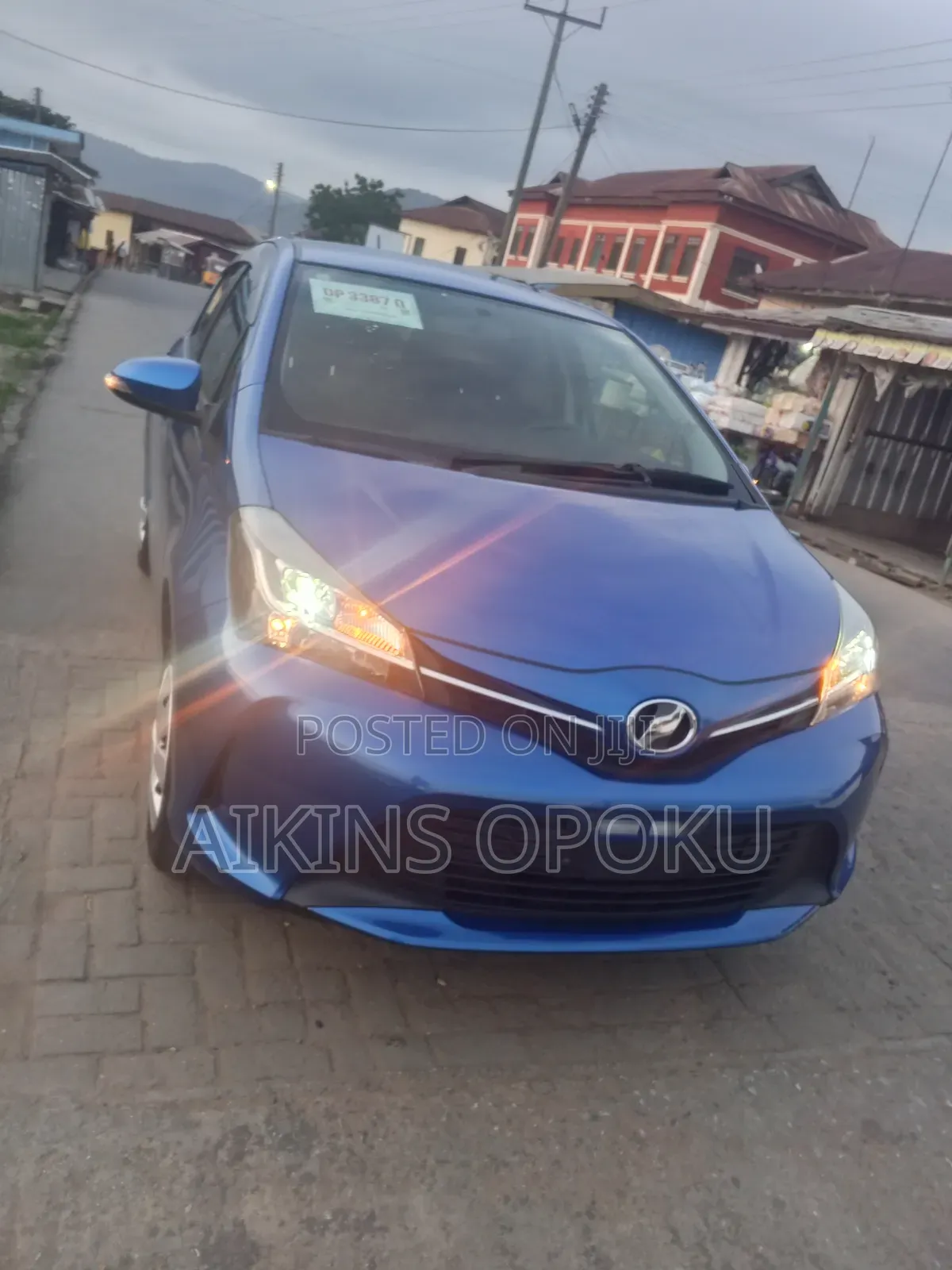 Toyota Vitz 1.3 AWD 5dr 2015 Blue