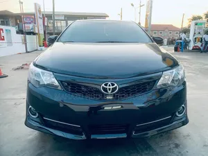 Toyota Camry XLE 4dr Sedan w/Prod. End 11/13 (2.5L 4cyl 6A) 2014 Black