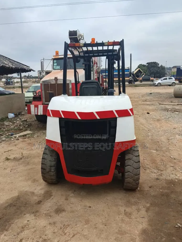 6 Tones Forklift for Rent