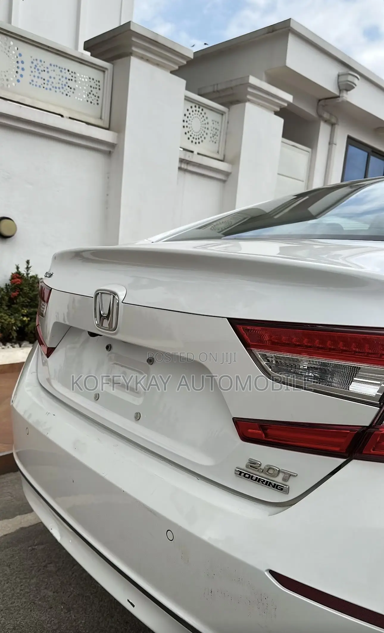 Honda Accord Touring 2.0T 2018 White