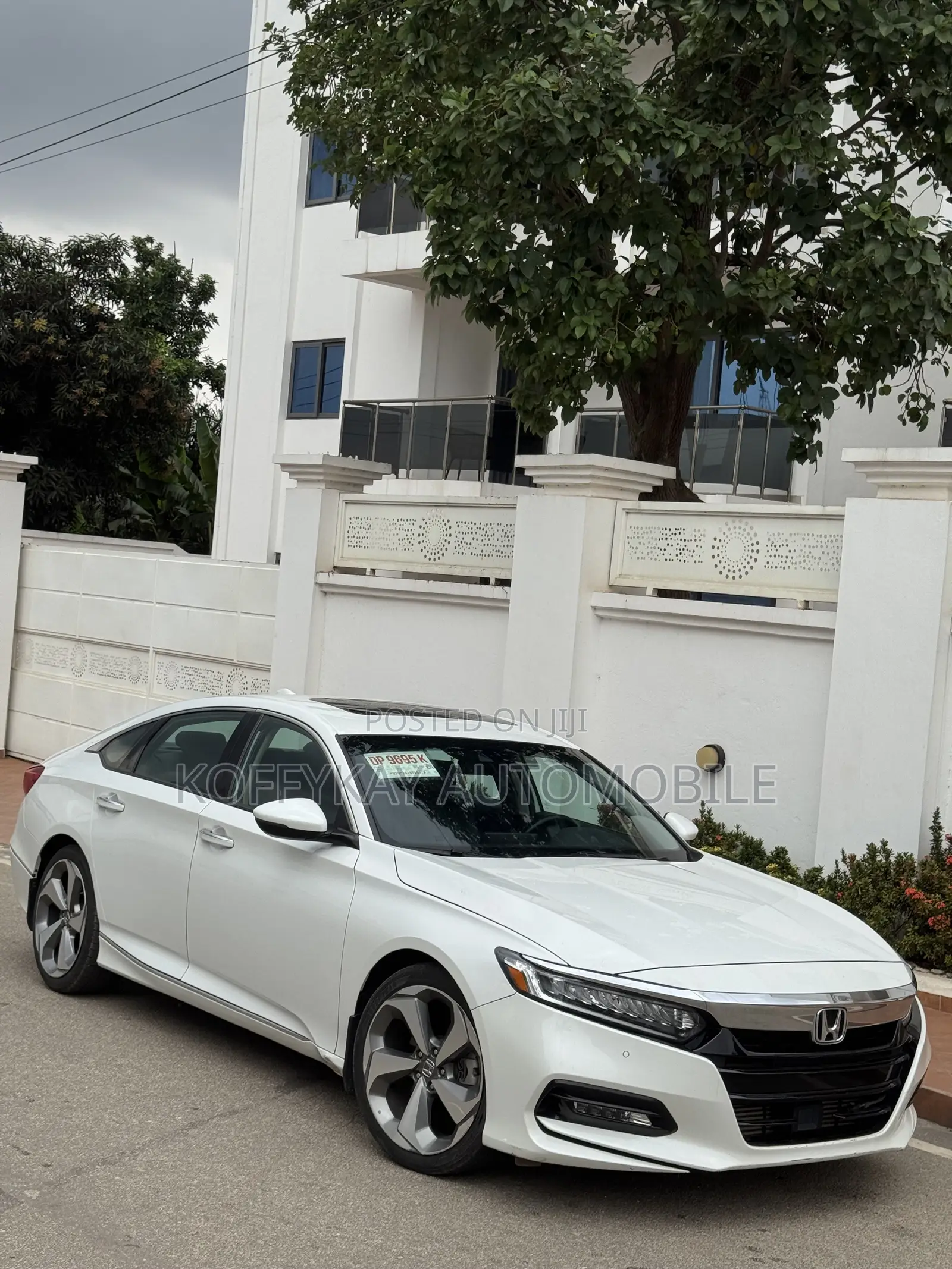 Honda Accord Touring 2.0T 2018 White