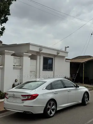Honda Accord Touring 2.0T 2018 White