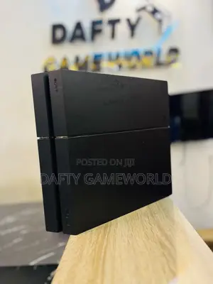 PS4 FAT WITH 2 Controllers and Loaded Games