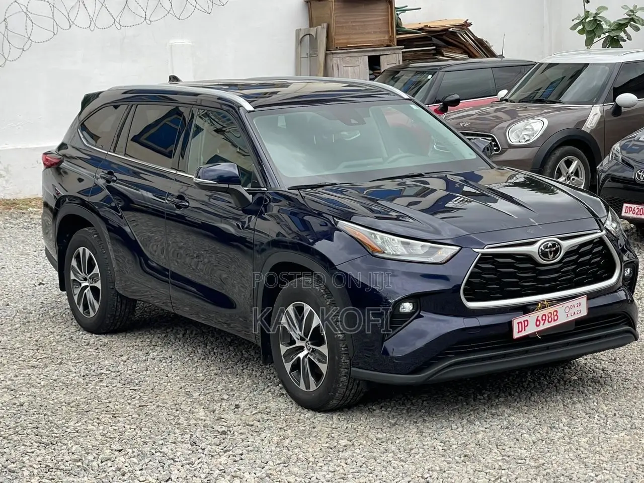 Toyota Highlander XLE 2022 Blue