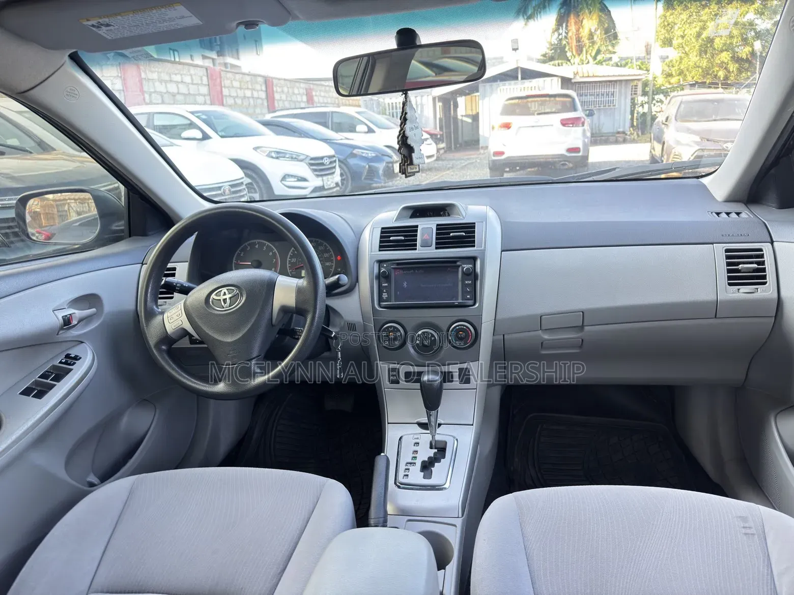 Toyota Corolla LE 4dr Sedan (1.8L 4cyl 4A) 2013 Gray