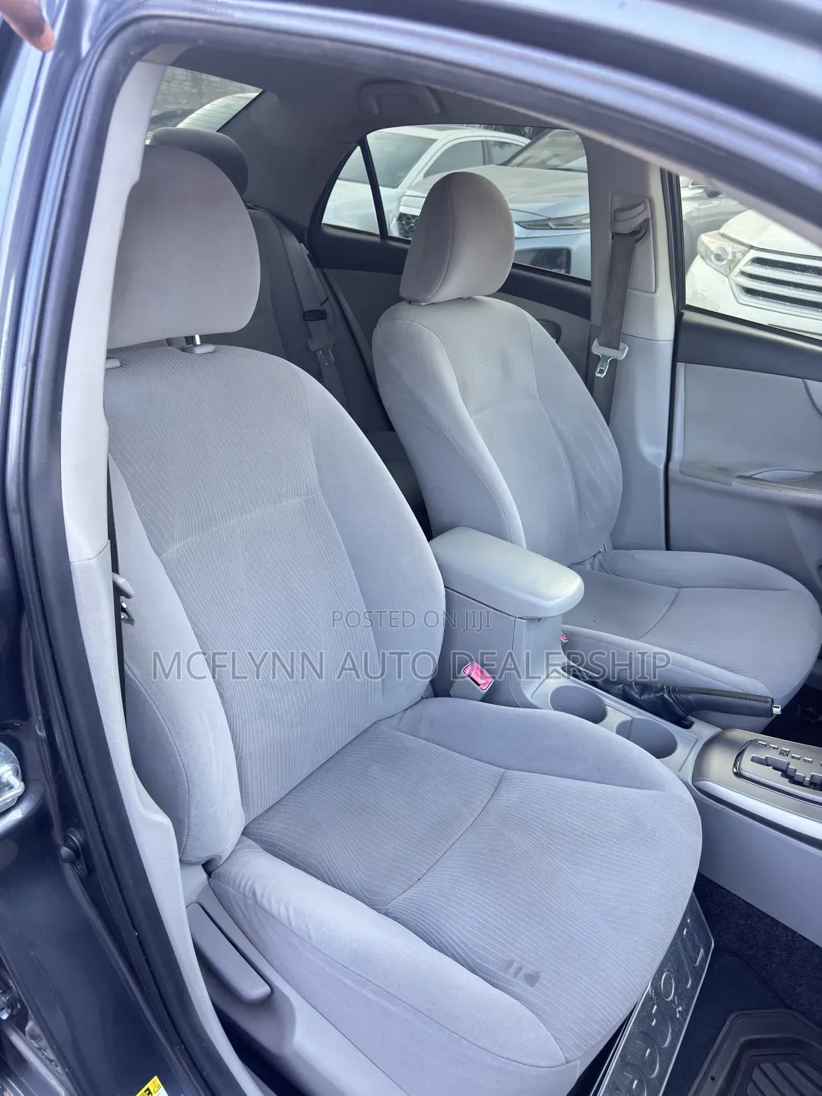 Toyota Corolla LE 4dr Sedan (1.8L 4cyl 4A) 2013 Gray