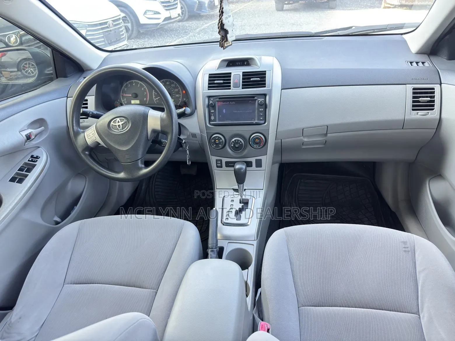 Toyota Corolla LE 4dr Sedan (1.8L 4cyl 4A) 2013 Gray
