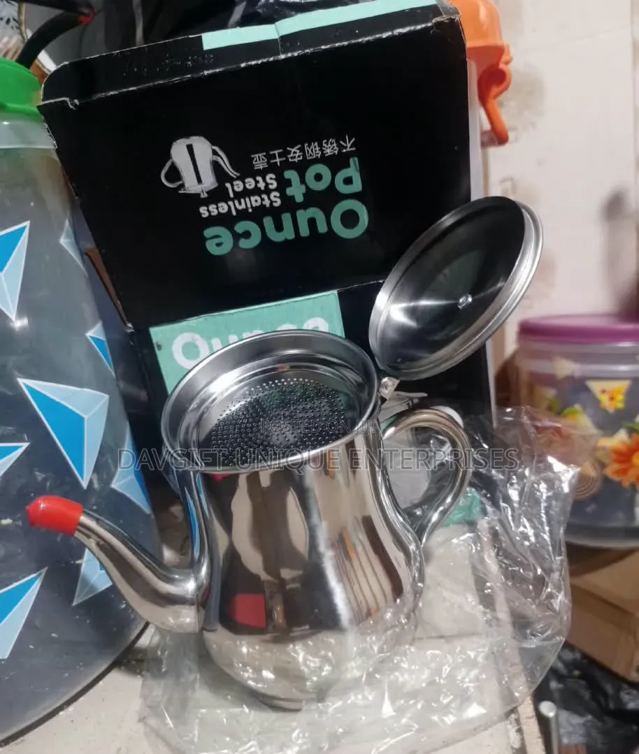 Stainless Steel 700ml Oil Jug With Strainer