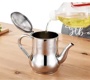 Stainless Steel 700ml Oil Jug With Strainer